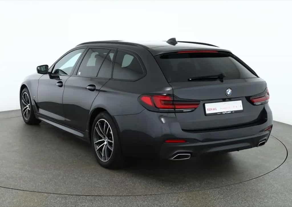 BMW 5 Series 520d Touring M Sport LED Navi Panorama Tempomat 11/2021-photo-2