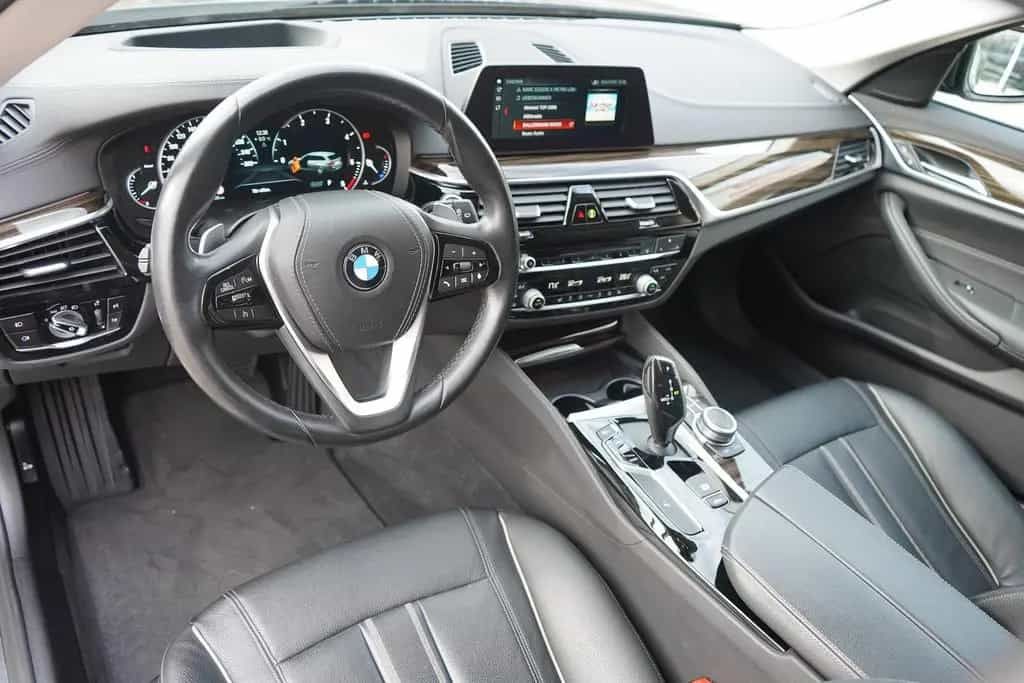 BMW 520 d xDrive Luxury Line LED Navi Standheizung 01/2020-photo-10
