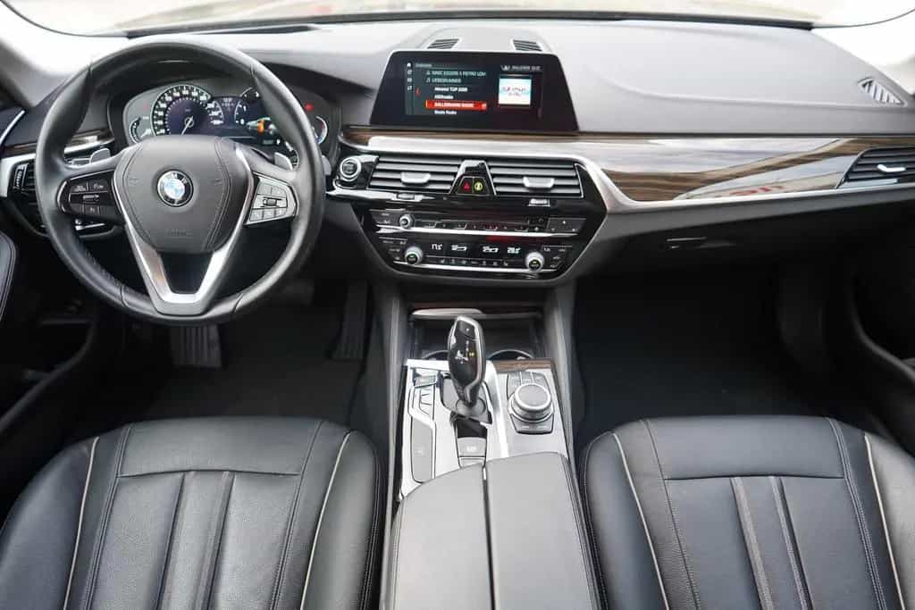 BMW 520 d xDrive Luxury Line LED Navi Standheizung 01/2020-photo-11