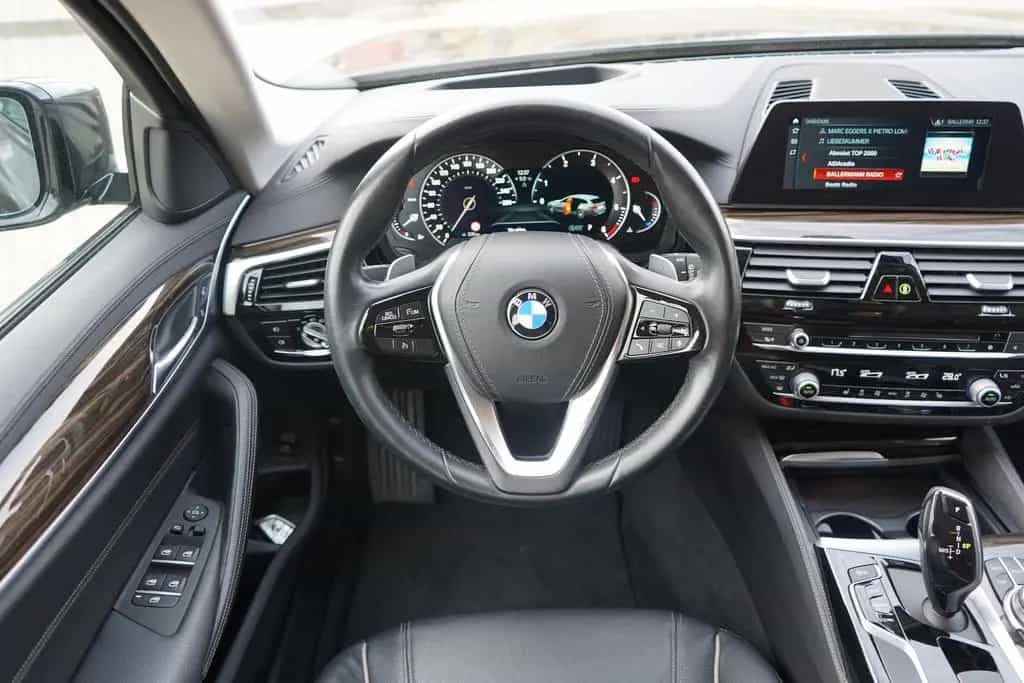 BMW 520 d xDrive Luxury Line LED Navi Standheizung 01/2020-photo-12