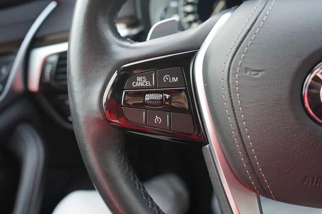BMW 520 d xDrive Luxury Line LED Navi Standheizung 01/2020-photo-23