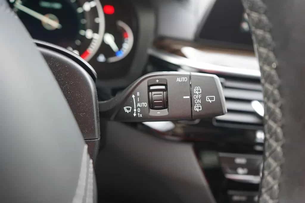 BMW 520 d xDrive Luxury Line LED Navi Standheizung 01/2020-photo-24