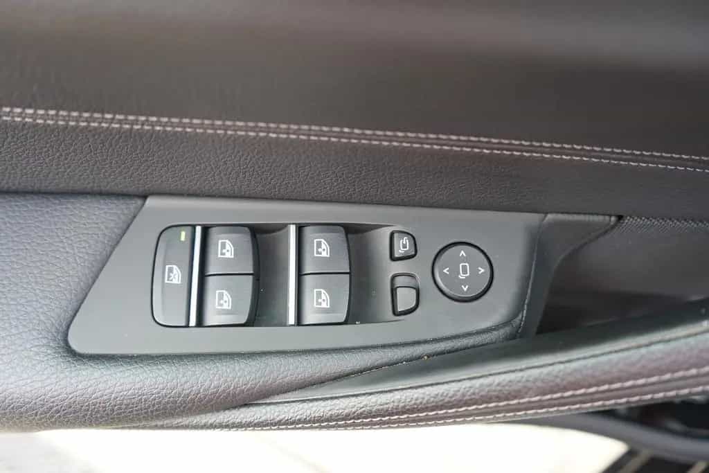 BMW 520 d xDrive Luxury Line LED Navi Standheizung 01/2020-photo-28