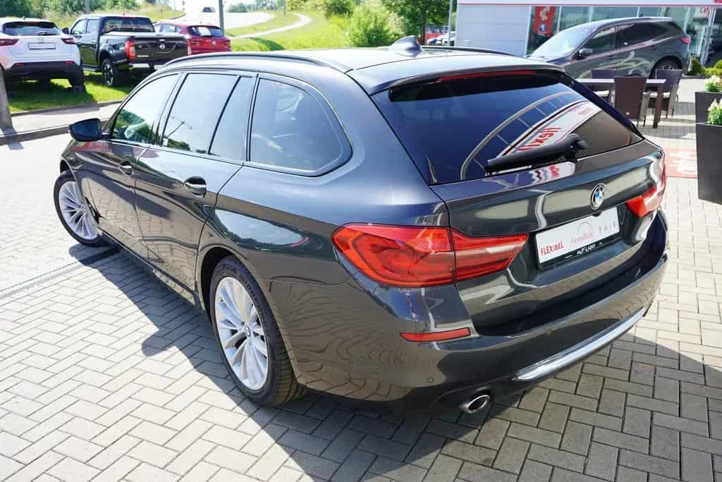 BMW 520 d xDrive Luxury Line LED Navi Standheizung 01/2020-photo-3