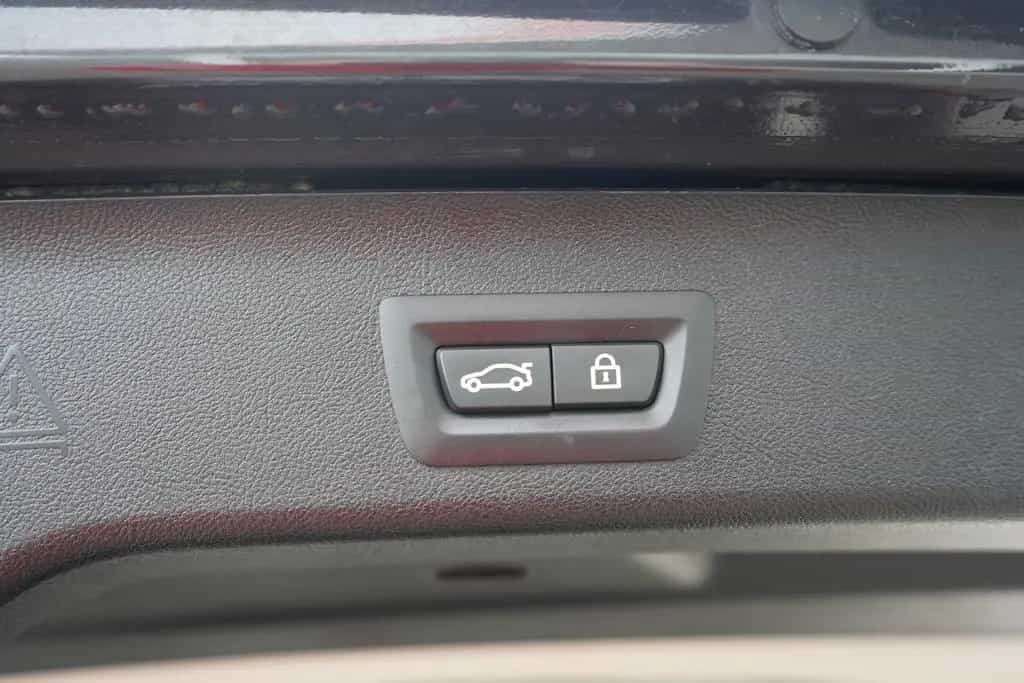 BMW 520 d xDrive Luxury Line LED Navi Standheizung 01/2020-photo-37