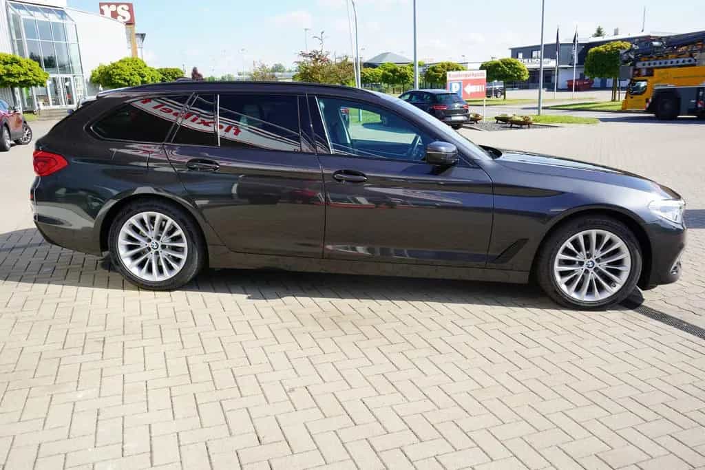 BMW 520 d xDrive Luxury Line LED Navi Standheizung 01/2020-photo-6