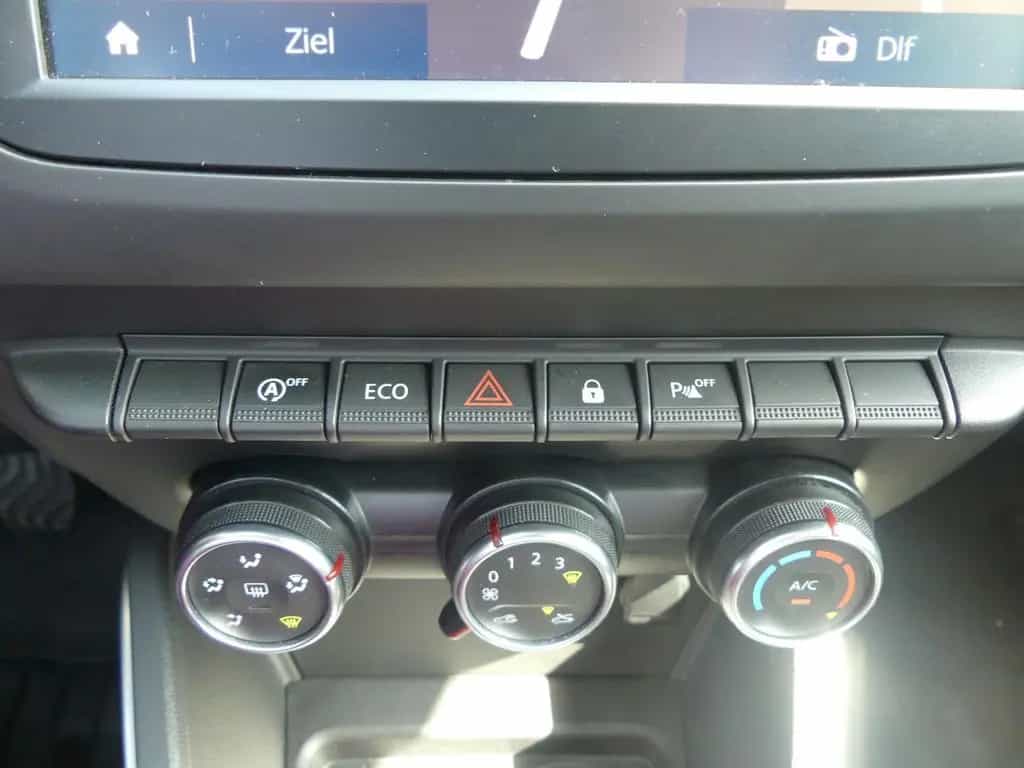 Dacia Duster II 1.3 TCE Comfort Navi Kamera Totwinkel 06/2019-photo-15
