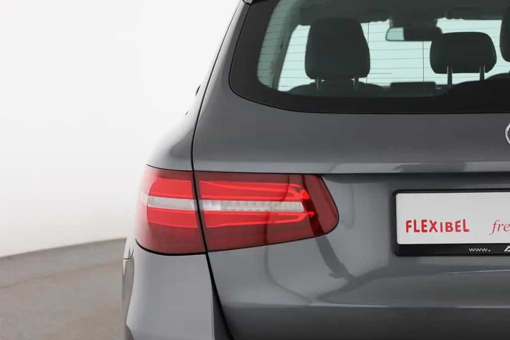 Mercedes-Benz GLC-Class 250 4Matic Exclusive LED Navi Teilleder AHK 04/2018-photo-29