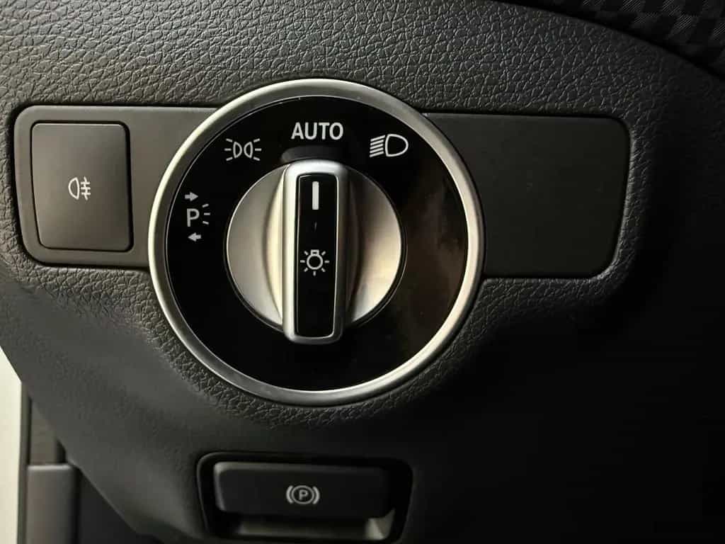 Mercedes-Benz A-Class 200 BE Urban, LED, Leder, Navi, 7G, Sitzheiz. 03/2017-photo-12