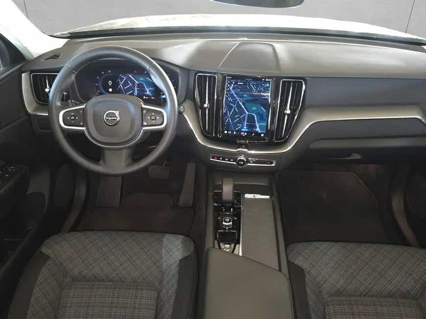 Volvo XC60 B4 D Core 01/2023-photo-8