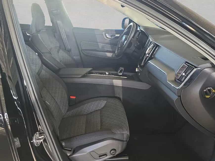 Volvo XC60 B4 D Core 01/2023-photo-14