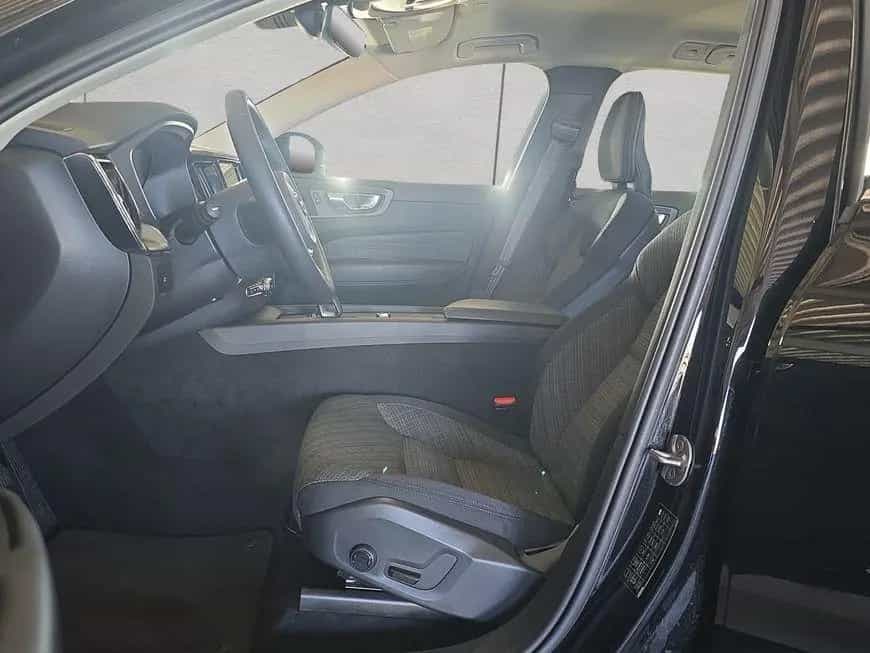 Volvo XC60 B4 D Core 01/2023-photo-5