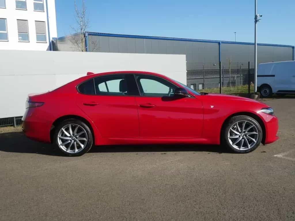 Alfa Romeo Giulia TI 2.0 TURBO 16V 280 PS AT8 Q4 NAVI XENON 07/2023-photo-1