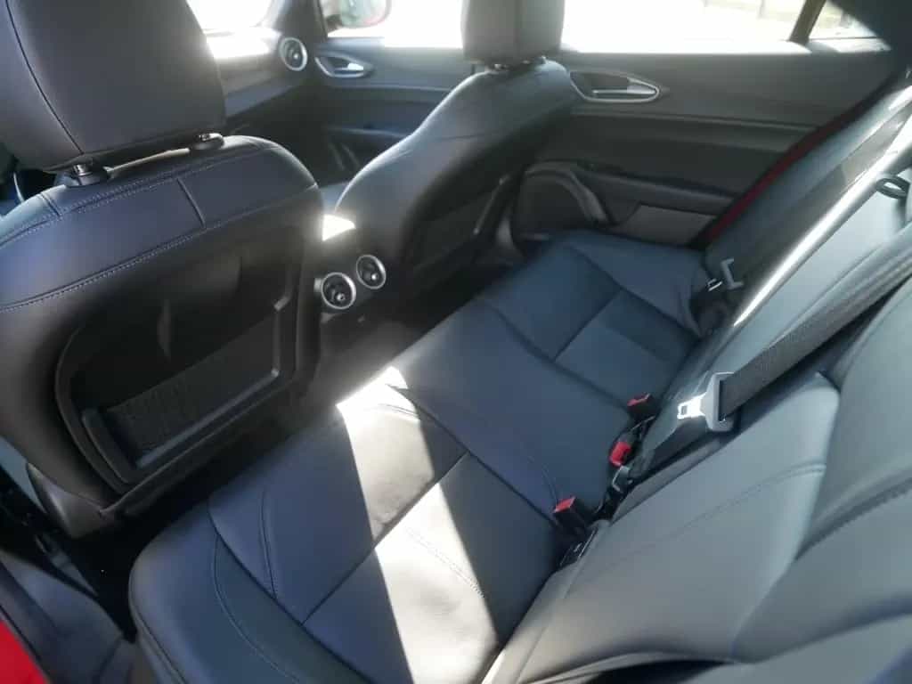 Alfa Romeo Giulia TI 2.0 TURBO 16V 280 PS AT8 Q4 NAVI XENON 07/2023-photo-11