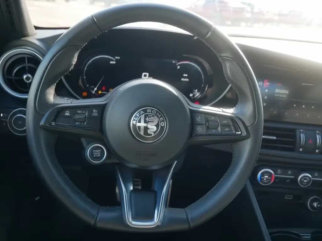 Alfa Romeo Giulia TI 2.0 TURBO 16V 280 PS AT8 Q4 NAVI XENON 07/2023-photo-18
