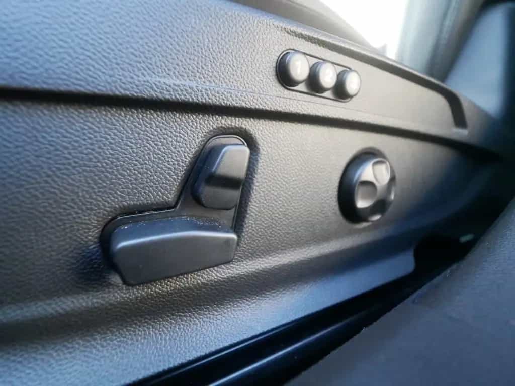 Alfa Romeo Giulia TI 2.0 TURBO 16V 280 PS AT8 Q4 NAVI XENON 07/2023-photo-19