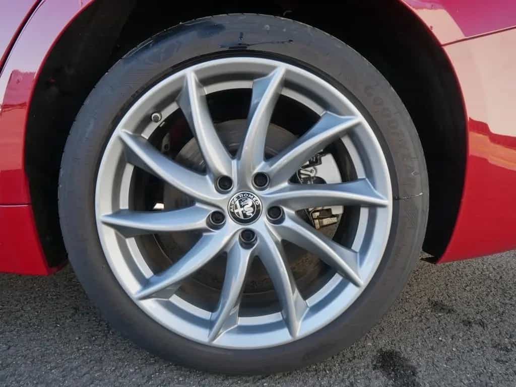 Alfa Romeo Giulia TI 2.0 TURBO 16V 280 PS AT8 Q4 NAVI XENON 07/2023-photo-37