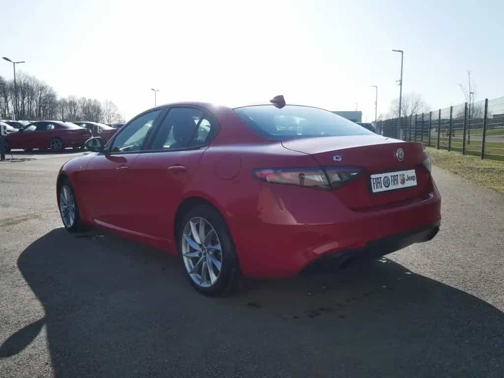 Alfa Romeo Giulia TI 2.0 TURBO 16V 280 PS AT8 Q4 NAVI XENON 07/2023-photo-4