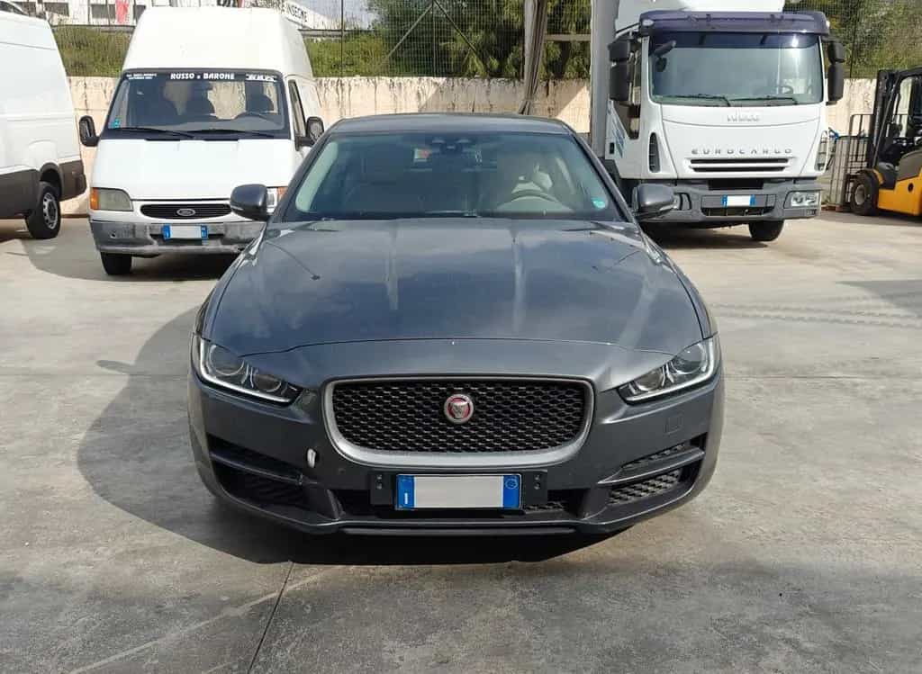 Jaguar XE 2.0 D Turbo 180CV aut. Portfolio (Avar 09/2015-photo-2