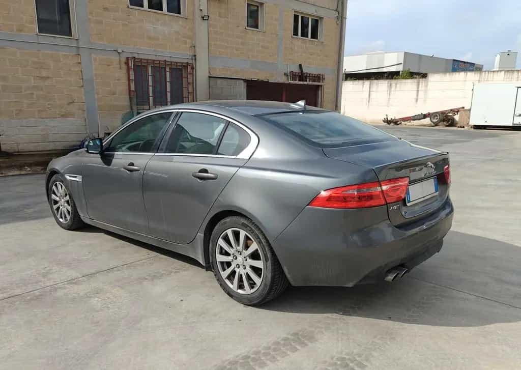 Jaguar XE 2.0 D Turbo 180CV aut. Portfolio (Avar 09/2015-photo-6