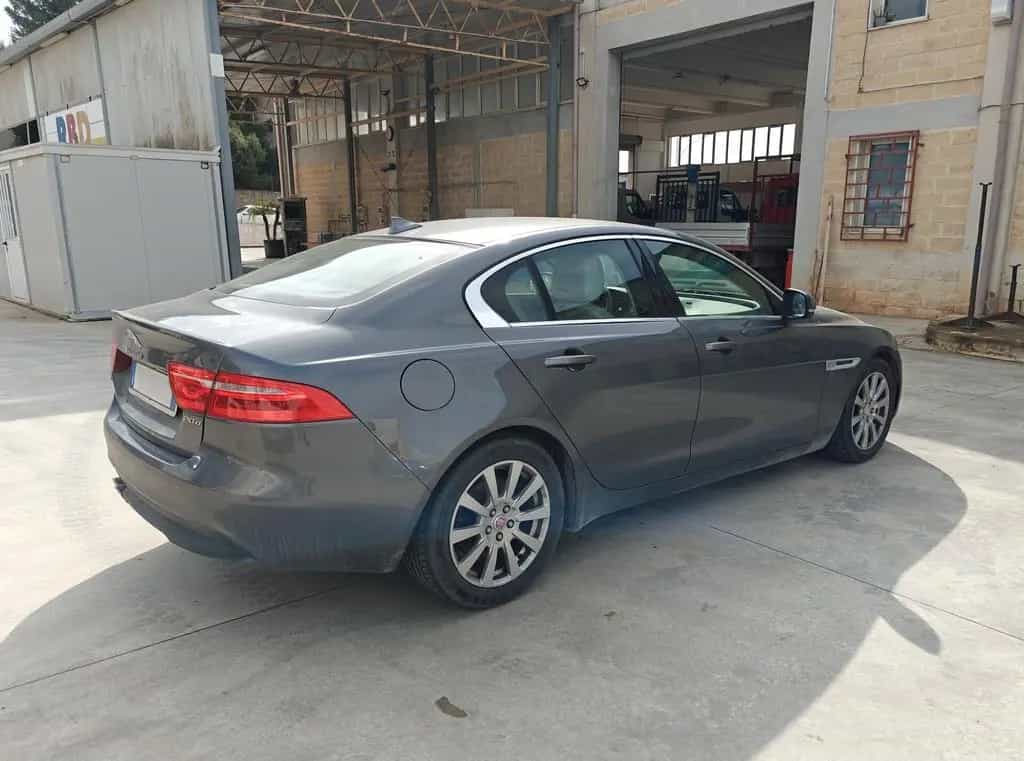 Jaguar XE 2.0 D Turbo 180CV aut. Portfolio (Avar 09/2015-photo-7