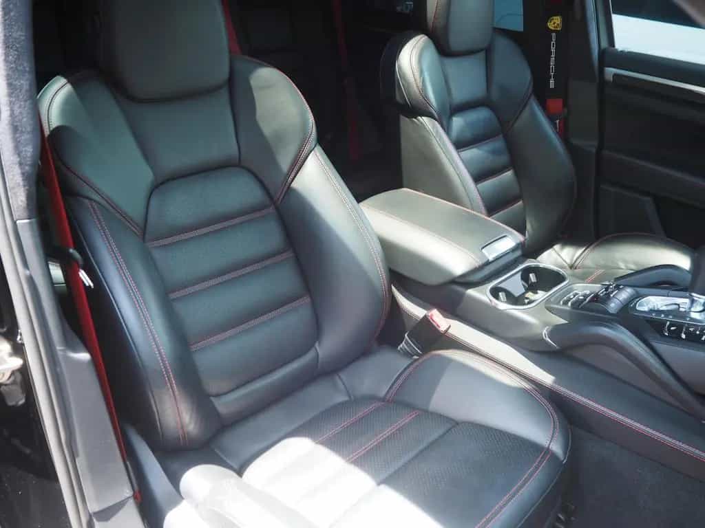 Porsche Cayenne Turbo S 10/2013-photo-9