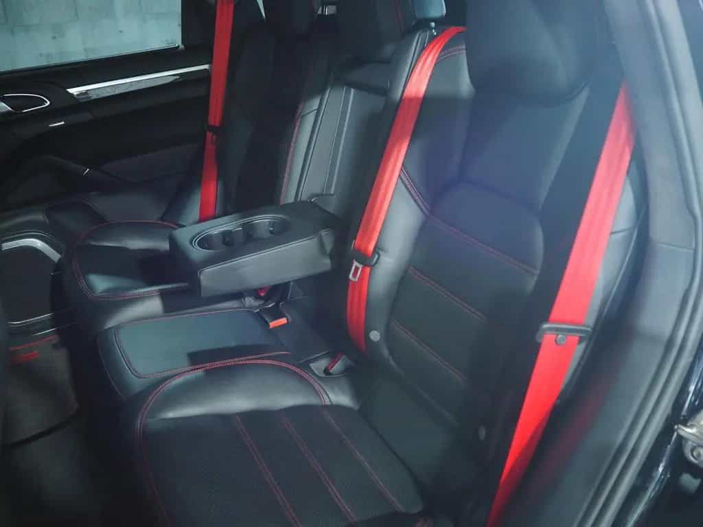 Porsche Cayenne Turbo S 10/2013-photo-11