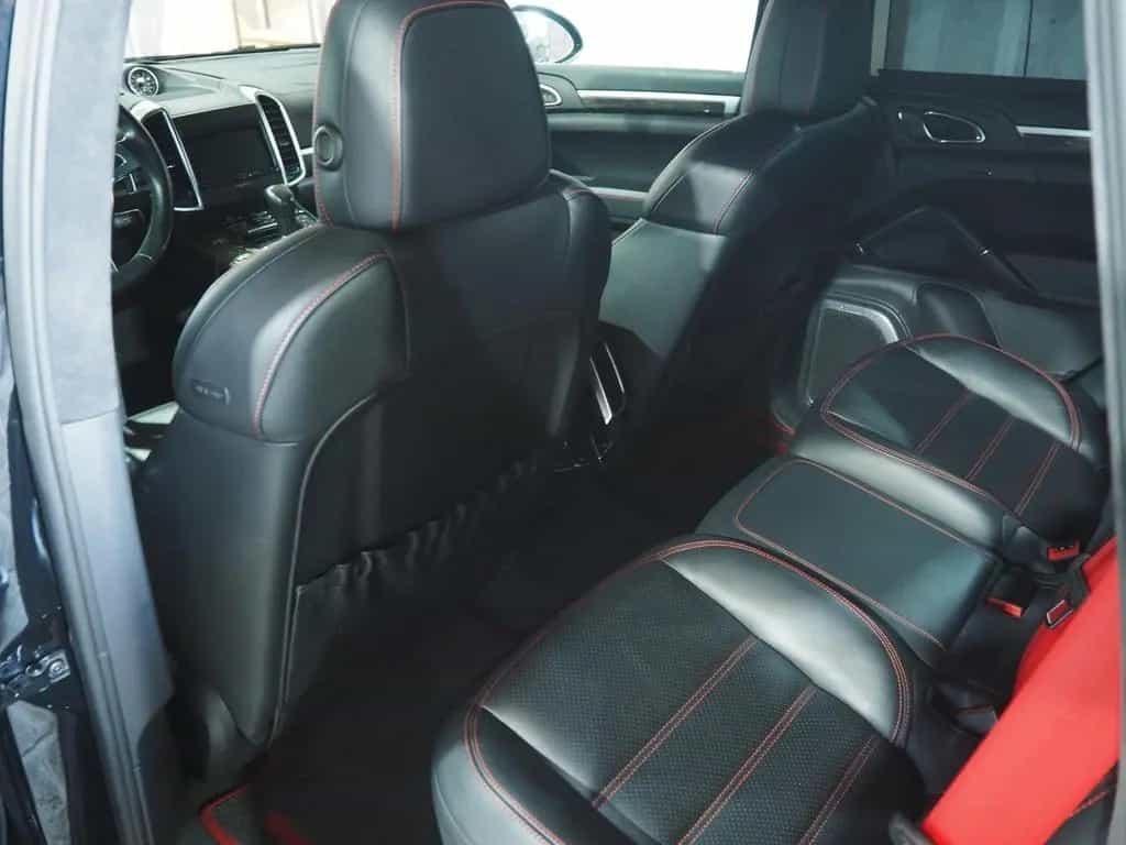 Porsche Cayenne Turbo S 10/2013-photo-12