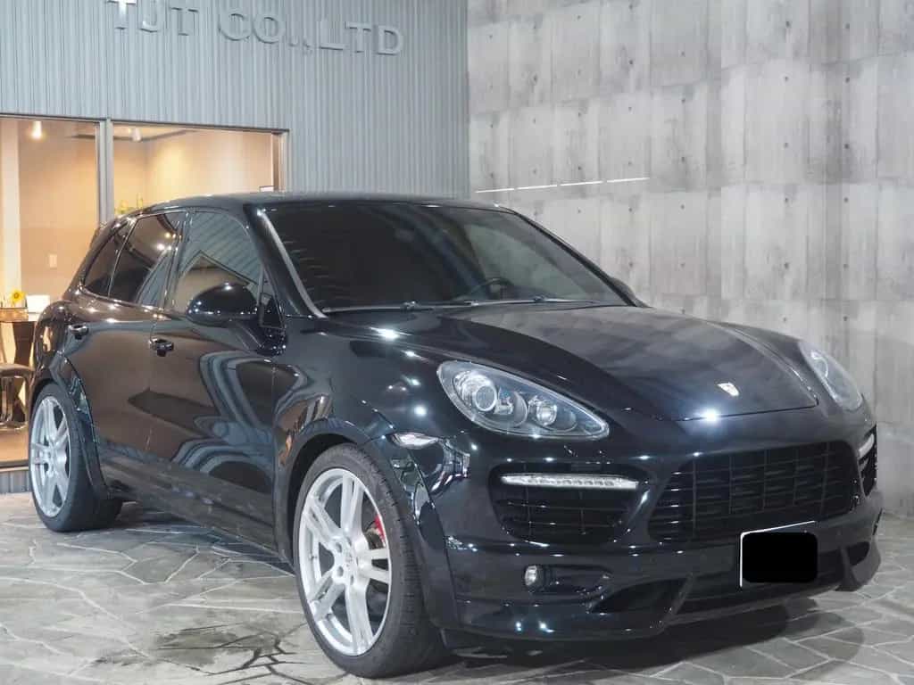 Porsche Cayenne Turbo S 10/2013-photo-2
