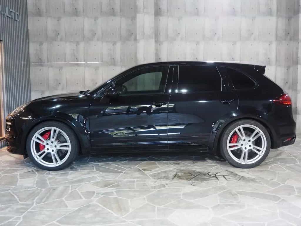 Porsche Cayenne Turbo S 10/2013-photo-5
