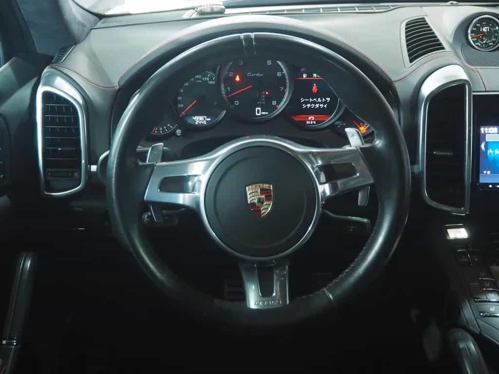 Porsche Cayenne Turbo S 10/2013-photo-8