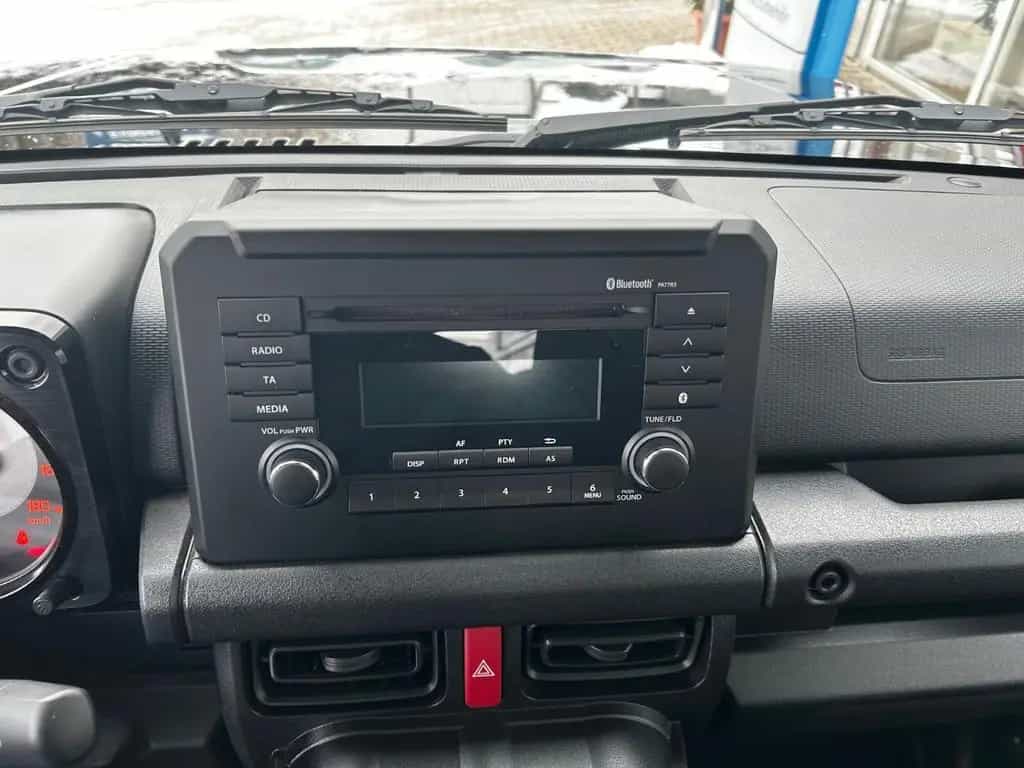 Suzuki Jimny Comfort*AllGrip*Notrad*SHZ* 04/2024-photo-13