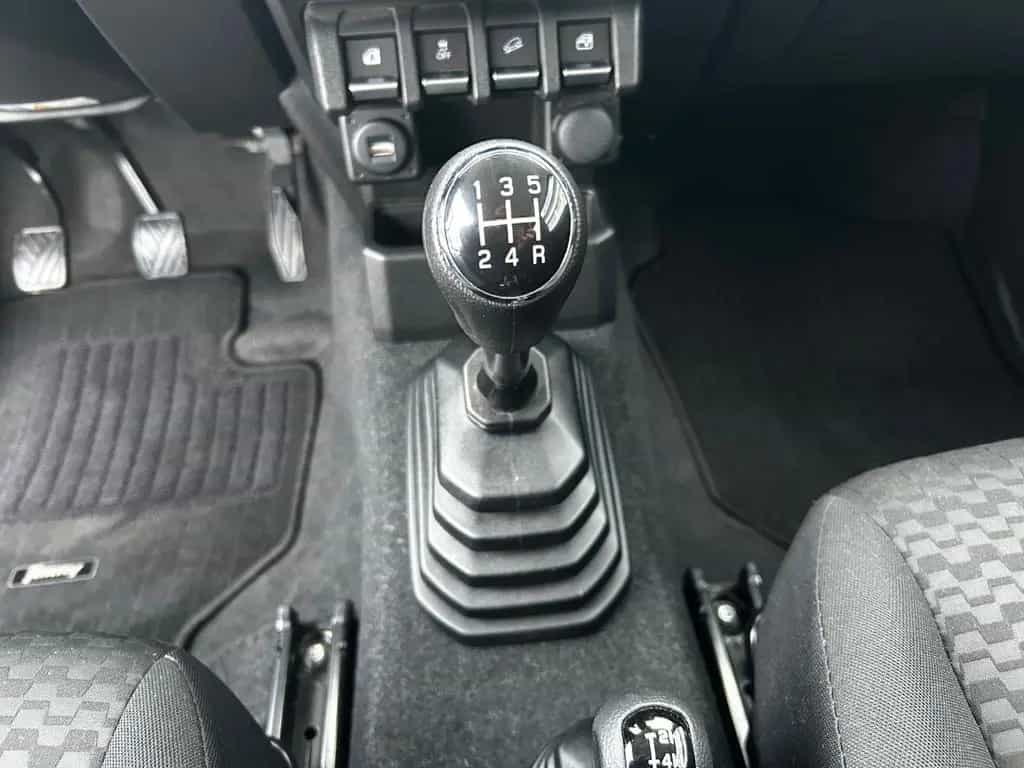 Suzuki Jimny Comfort*AllGrip*Notrad*SHZ* 04/2024-photo-15
