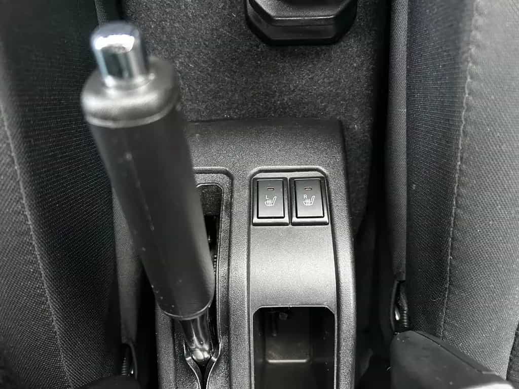 Suzuki Jimny Comfort*AllGrip*Notrad*SHZ* 04/2024-photo-17