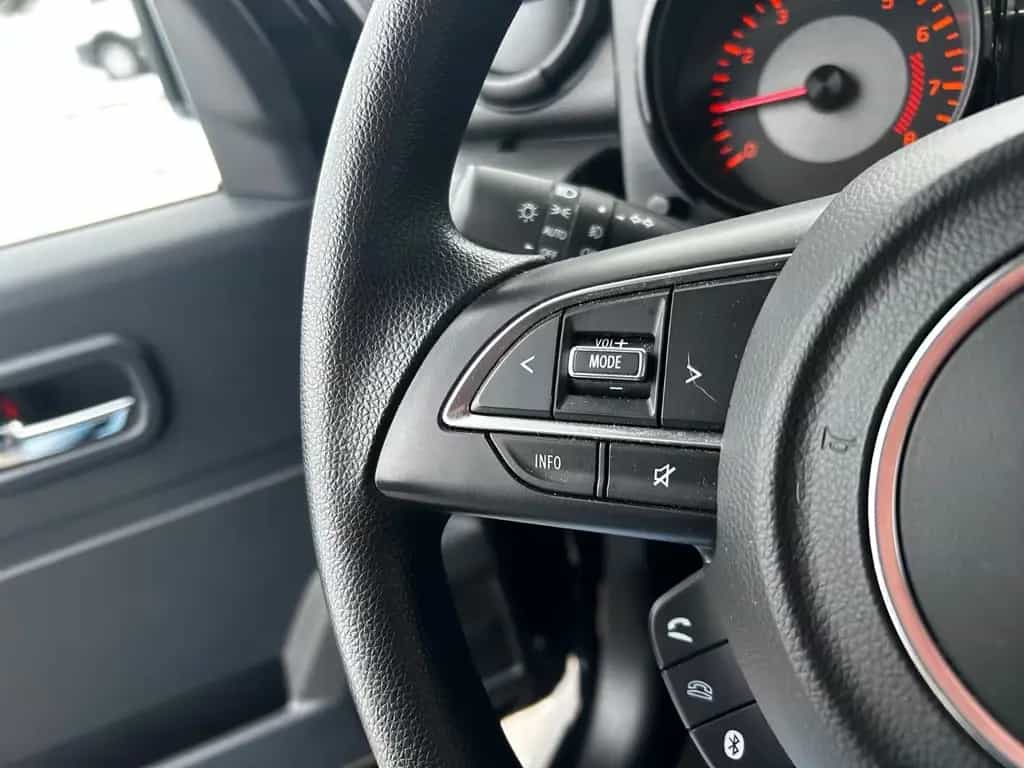 Suzuki Jimny Comfort*AllGrip*Notrad*SHZ* 04/2024-photo-21
