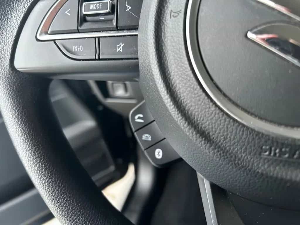 Suzuki Jimny Comfort*AllGrip*Notrad*SHZ* 04/2024-photo-23