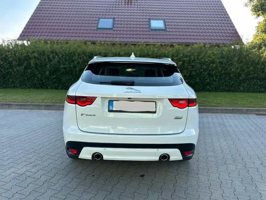 Jaguar F-Pace 30d V6 AWD | Zahnriemen & Service 07/2017-photo-4