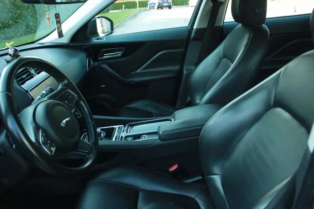Jaguar F-Pace 30d V6 AWD | Zahnriemen & Service 07/2017-photo-7