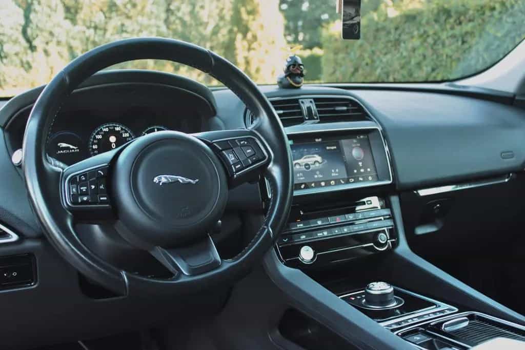 Jaguar F-Pace 30d V6 AWD | Zahnriemen & Service 07/2017-photo-8