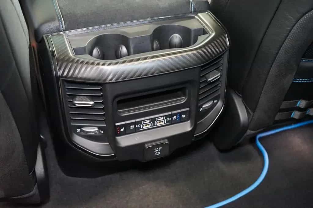 Dodge RAM 11/2023-photo-17