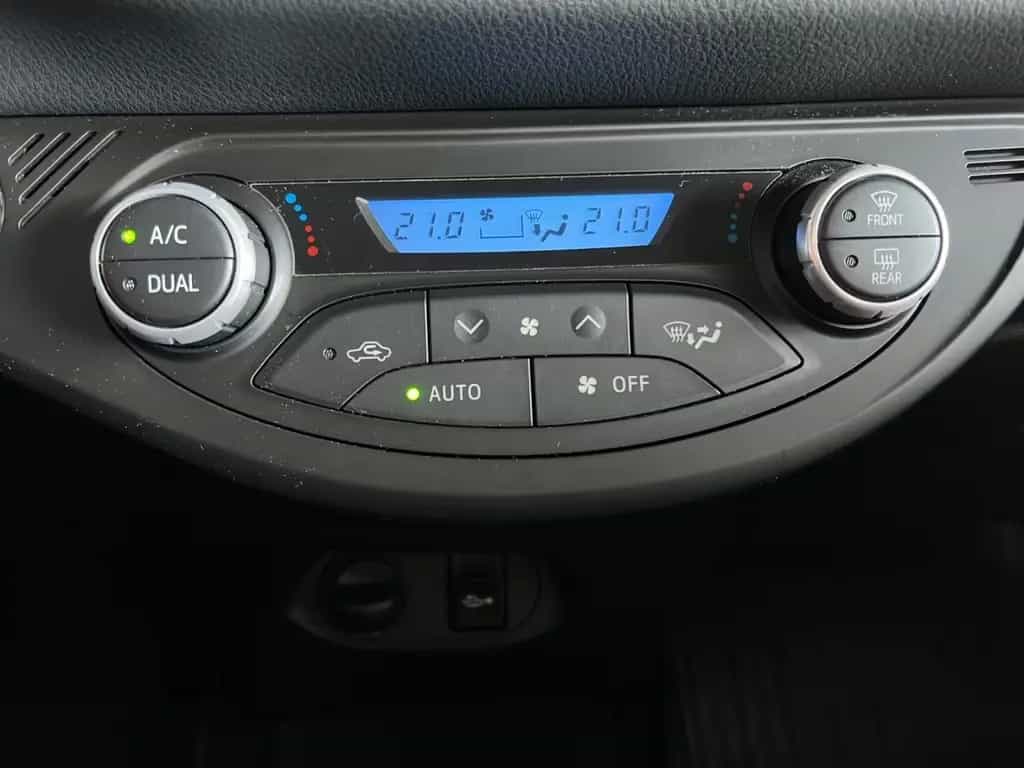 Toyota Yaris 1,5 Y20 Team D *Kamera*SHZ*K*Spurhalteass* 03/2020-photo-20