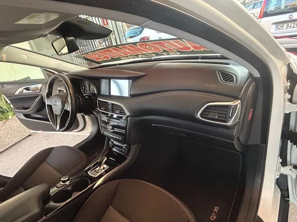 Infiniti QX30 2.2 diesel DCT AWD Premium Tech 11/2017-photo-14