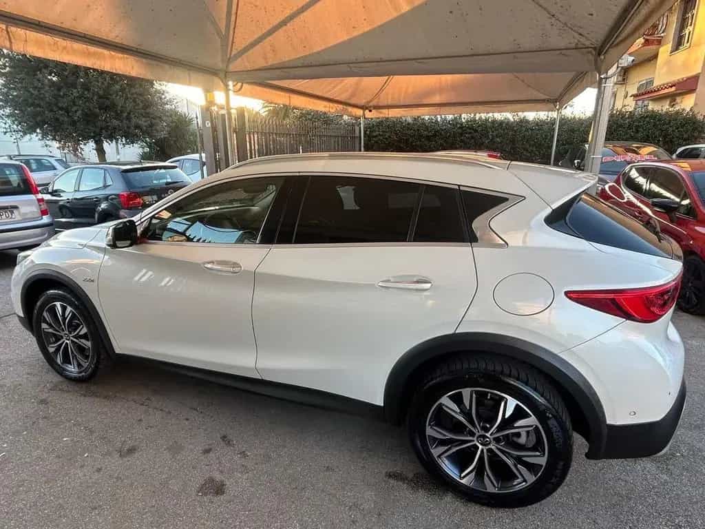 Infiniti QX30 2.2 diesel DCT AWD Premium Tech 11/2017-photo-3