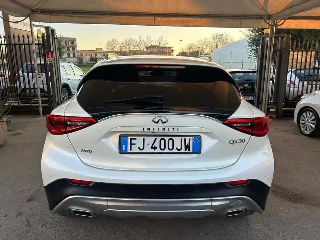 Infiniti QX30 2.2 diesel DCT AWD Premium Tech 11/2017-photo-4