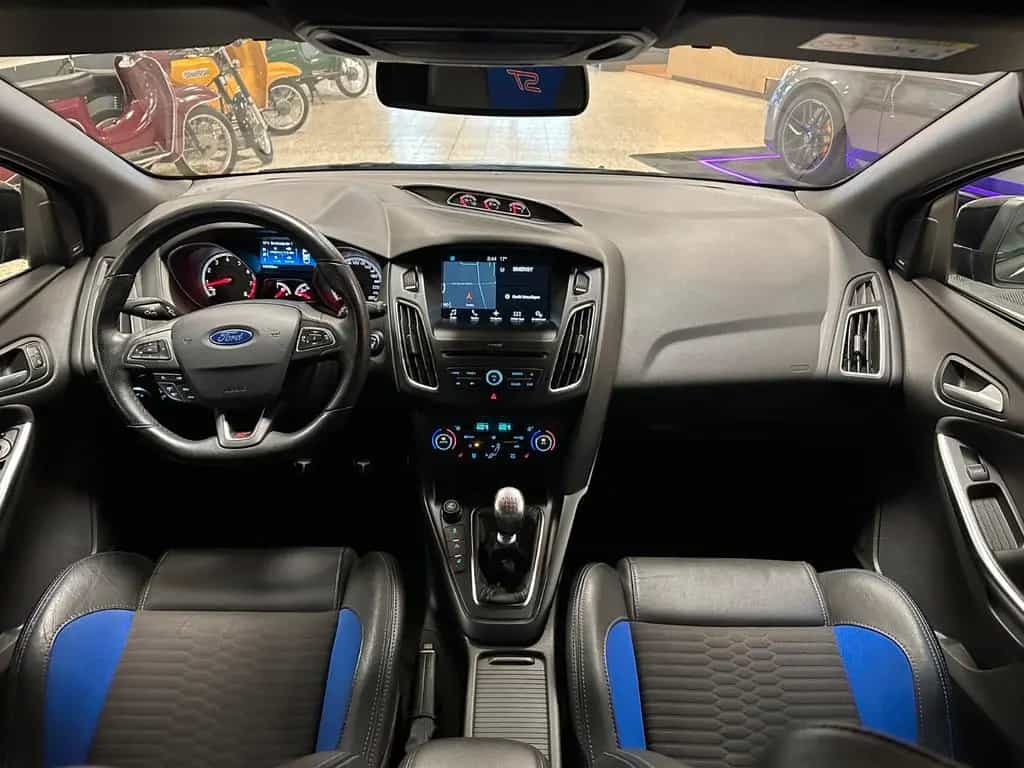 Ford Focus Turnier 2.0 ST +BI-XENON+NAVI+LEDER+2.HAND 08/2017-photo-11