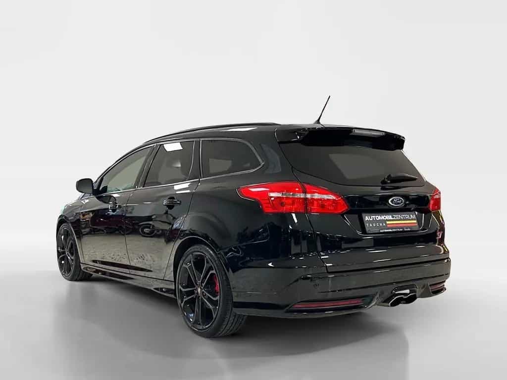 Ford Focus Turnier 2.0 ST +BI-XENON+NAVI+LEDER+2.HAND 08/2017-photo-4