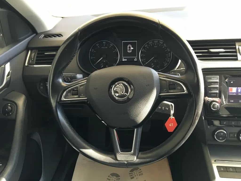 Skoda Octavia 1.2 TSI Lim-Fließheck/Autom/Navi/AHK/DAB 05/2014-photo-12
