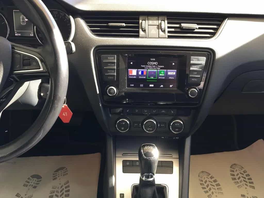 Skoda Octavia 1.2 TSI Lim-Fließheck/Autom/Navi/AHK/DAB 05/2014-photo-17