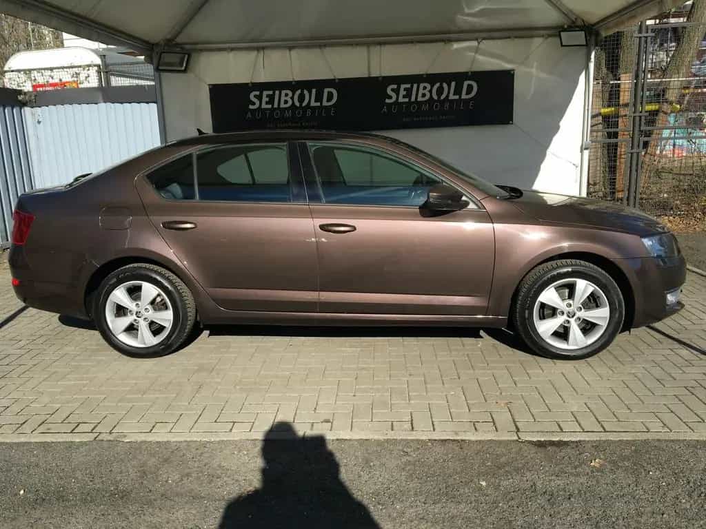 Skoda Octavia 1.2 TSI Lim-Fließheck/Autom/Navi/AHK/DAB 05/2014-photo-3
