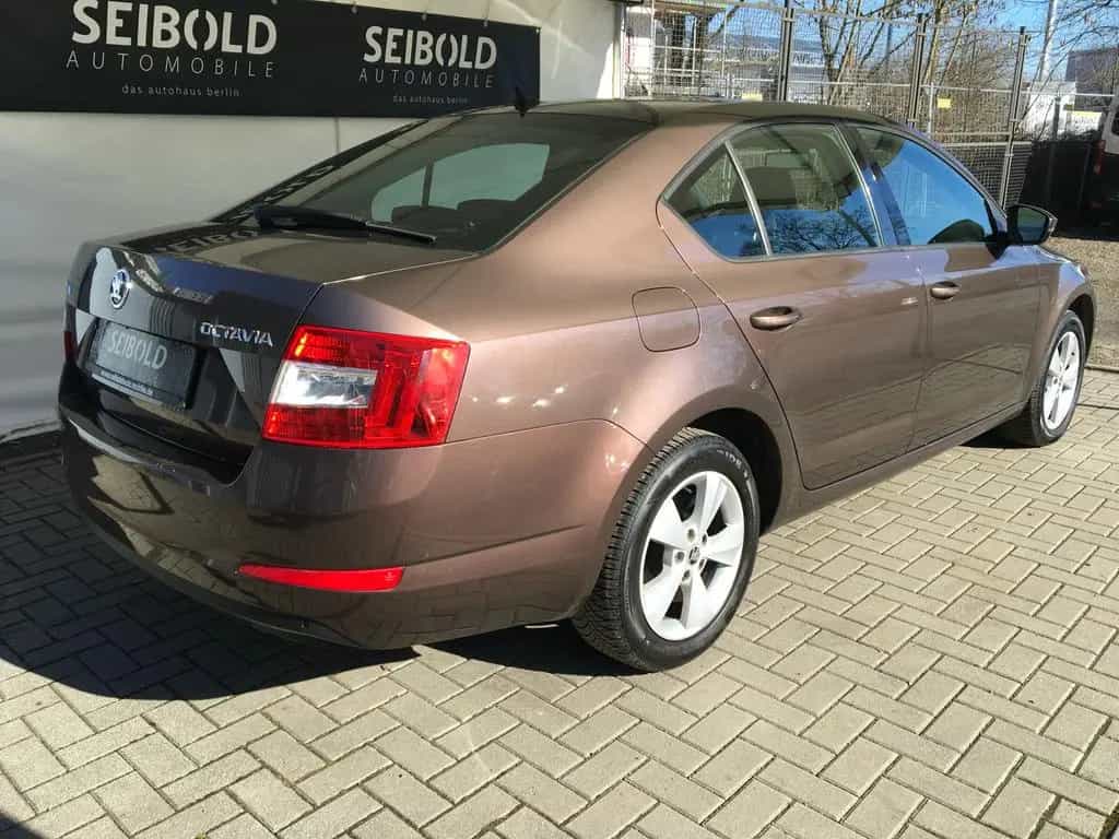 Skoda Octavia 1.2 TSI Lim-Fließheck/Autom/Navi/AHK/DAB 05/2014-photo-4
